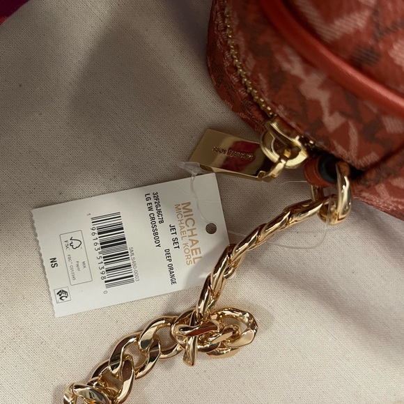 New 💕 mk jet set EW Lg crossbody - Picture 5 of 9